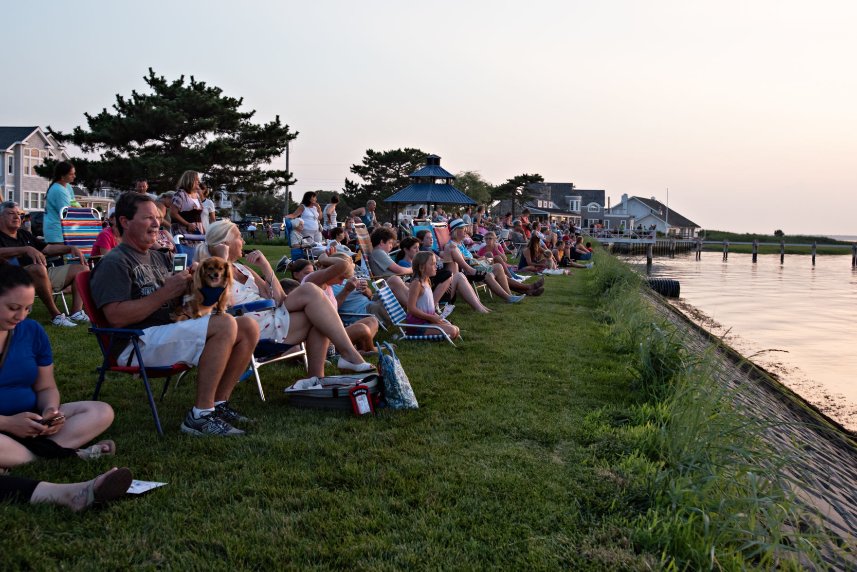 071919_nws_wildwoodxmasinjuly